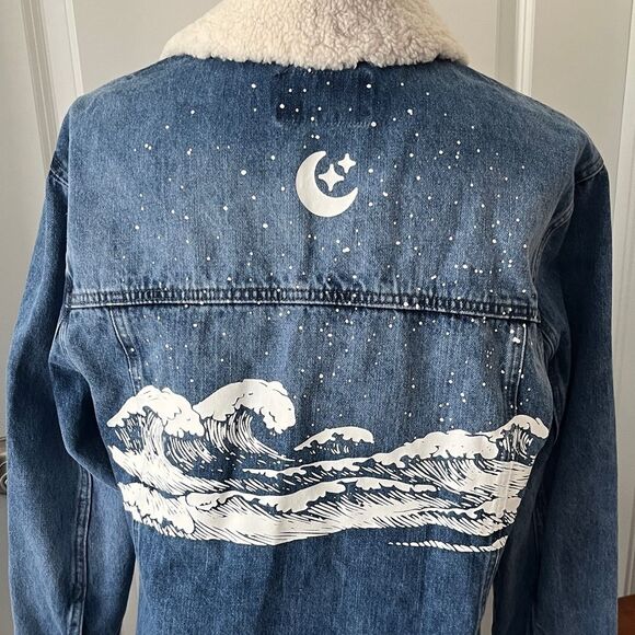 The Tubbo Moment by the sea  Sherpa Collar Back Graphics Sun  Moon Waves  VTG - Picture 1 of 14